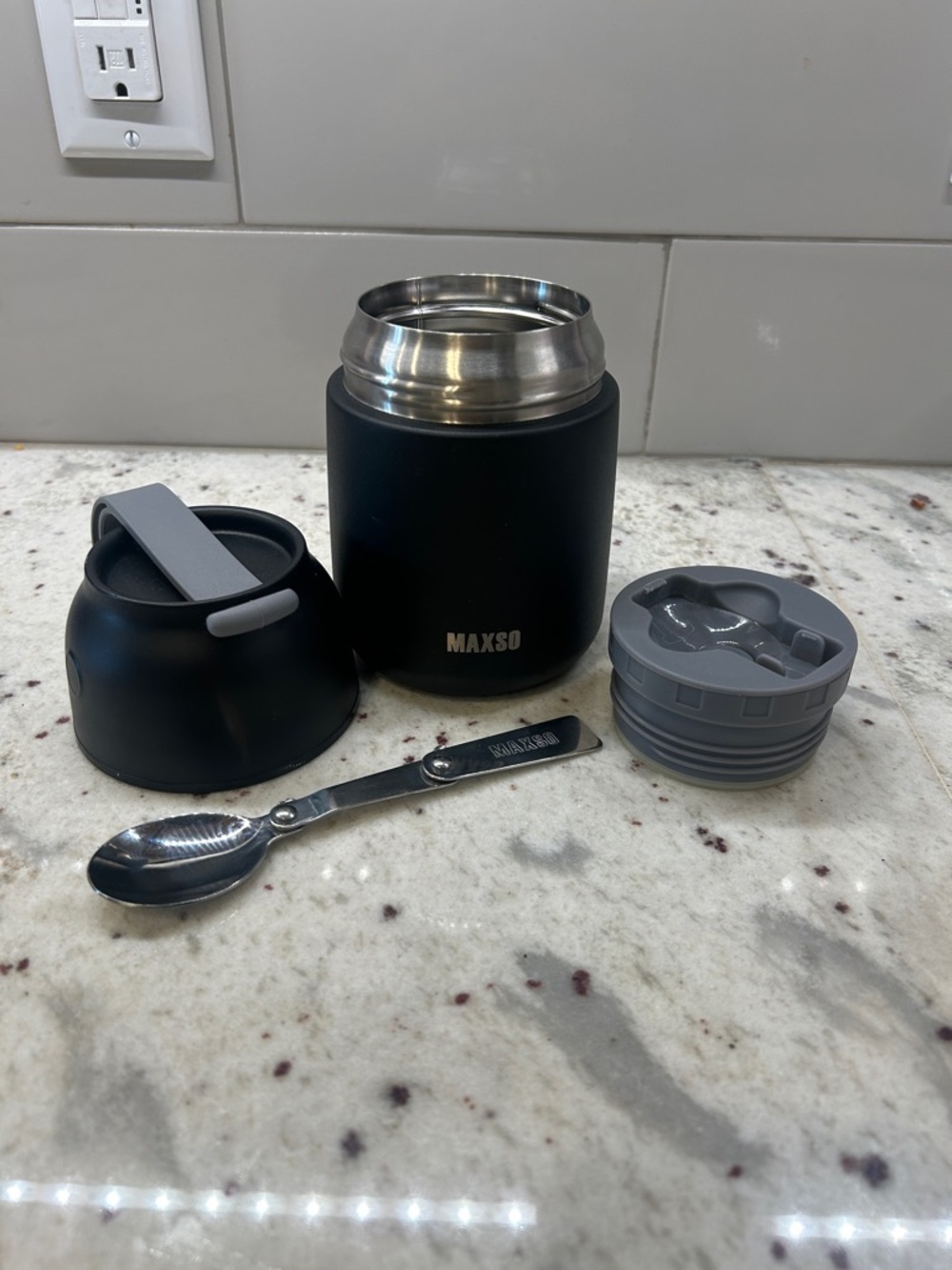 MAXSO Insulated Food Jar bowl- Black, with spoon. Stainless
